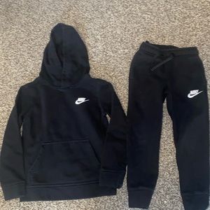 Kids Nike sweatsuit